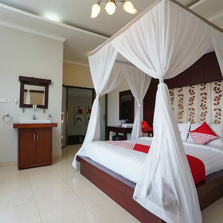 Oyo 2321 Griya Shanti Homestay ケテウェル エクステリア 写真