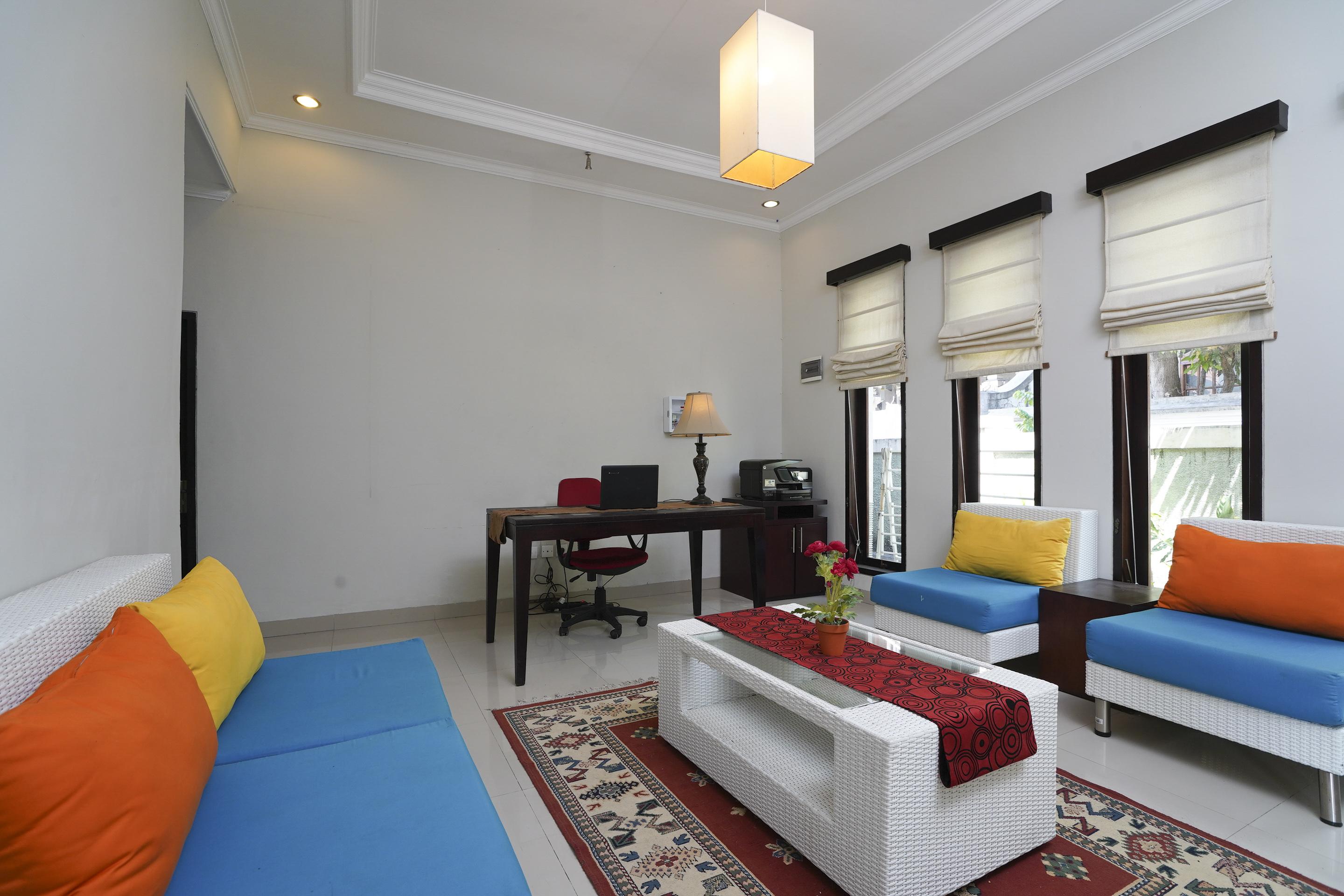 Oyo 2321 Griya Shanti Homestay ケテウェル エクステリア 写真