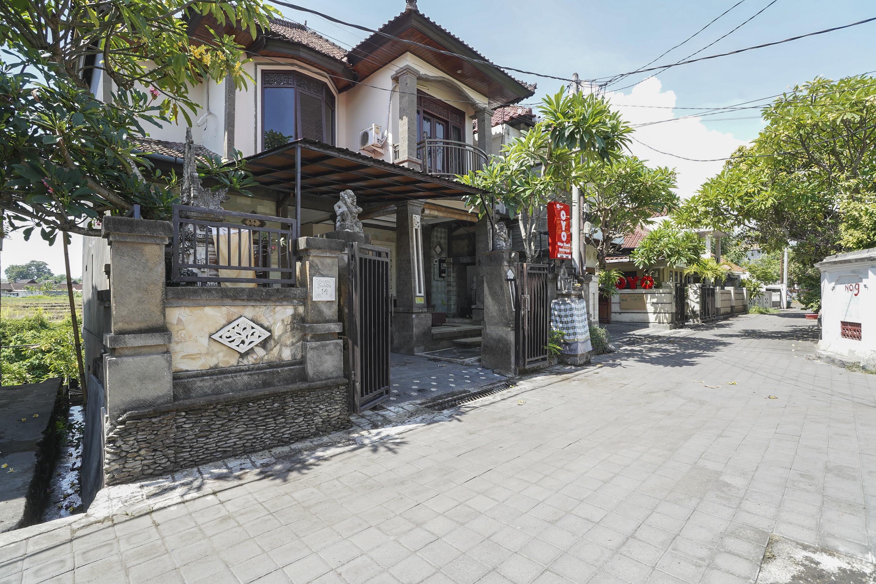 Oyo 2321 Griya Shanti Homestay ケテウェル エクステリア 写真