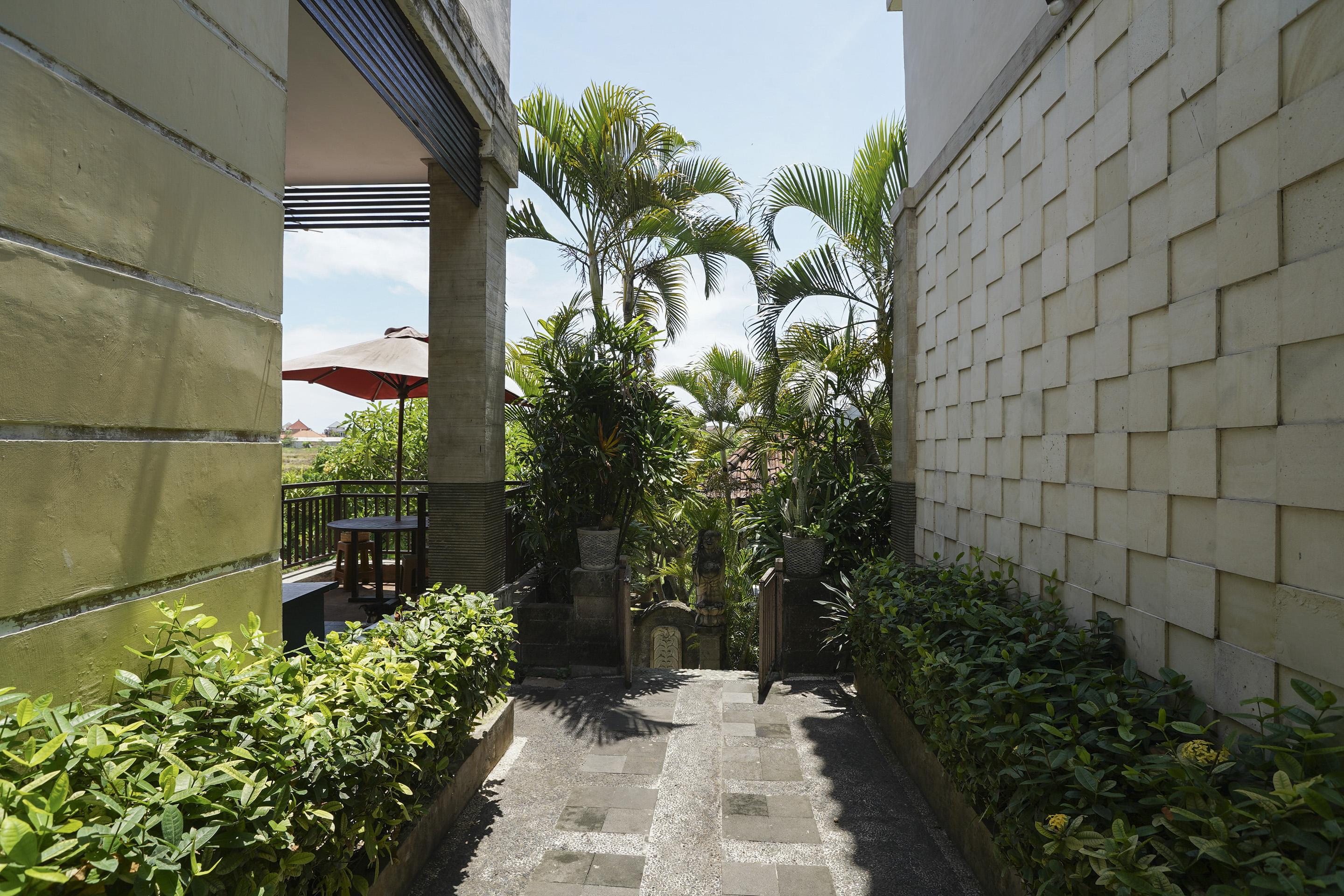 Oyo 2321 Griya Shanti Homestay ケテウェル エクステリア 写真